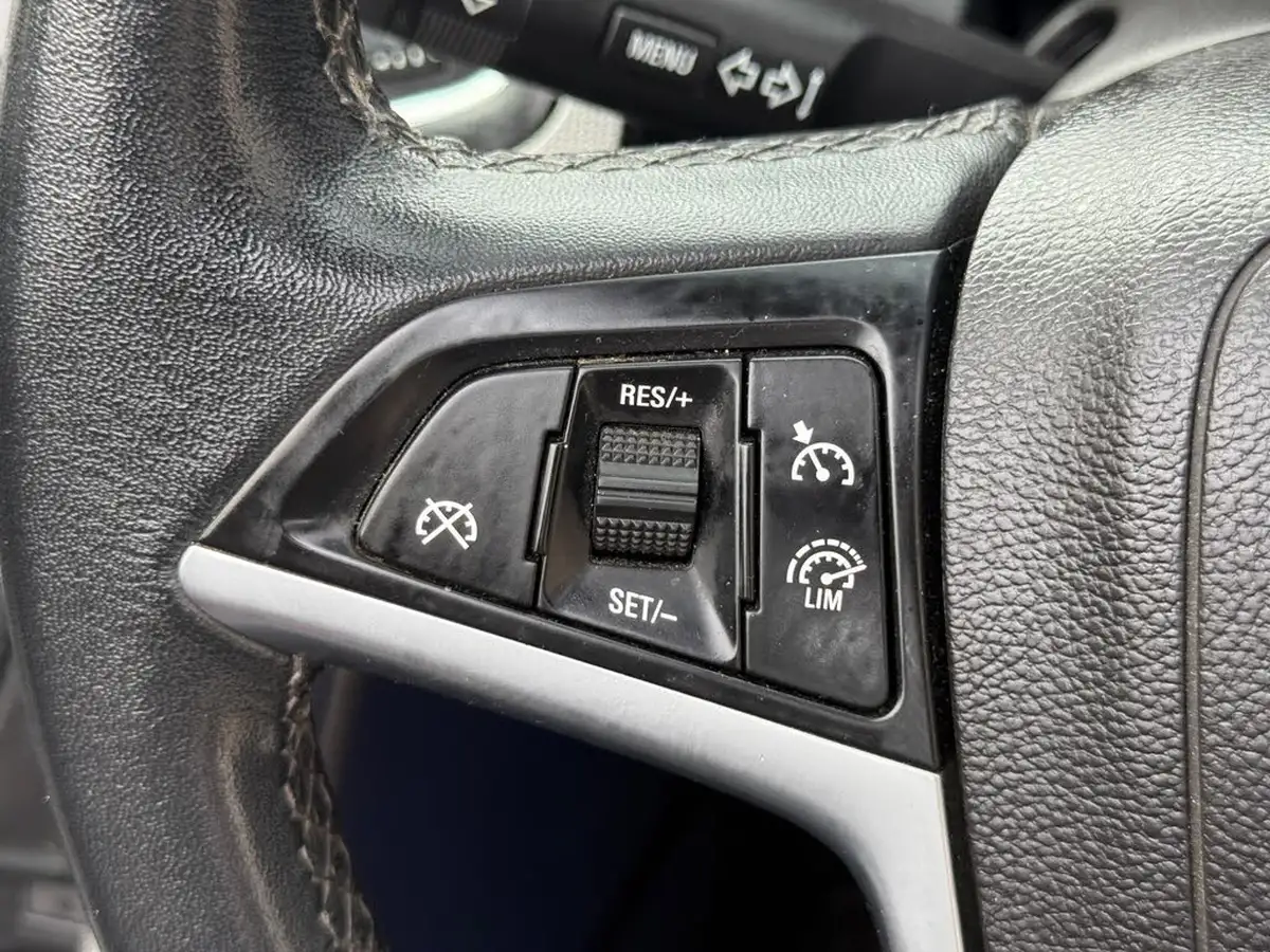 2013-vauxhall-cascada-20cdti-se-ss-big-36