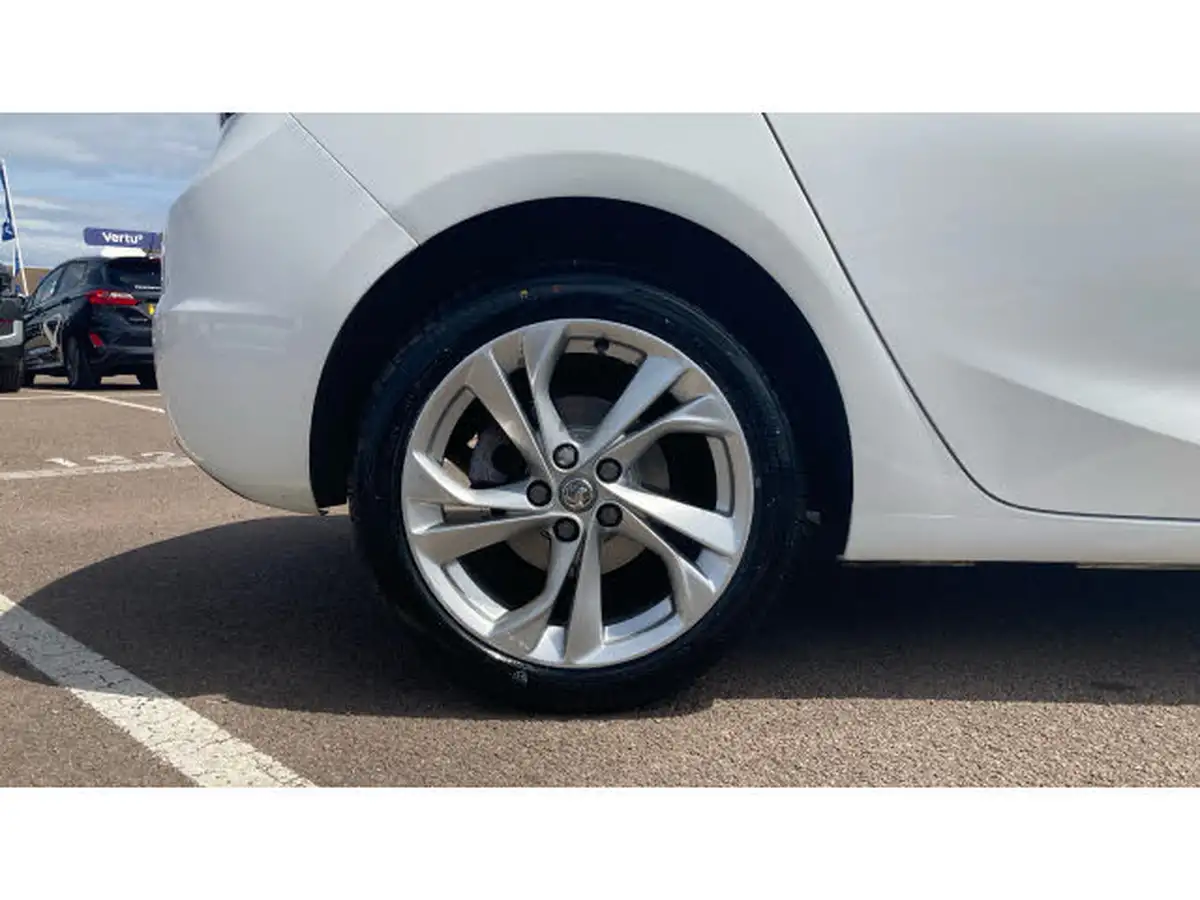 2017-vauxhall-astra-14i-16v-turbo-sri-nav-150ps-hatchback-big-6