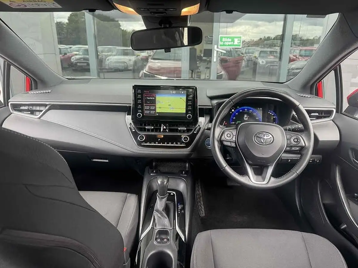 2021-toyota-corolla-18-vvt-i-icon-tech-spare-wheel-touring-sports-5d-big-3