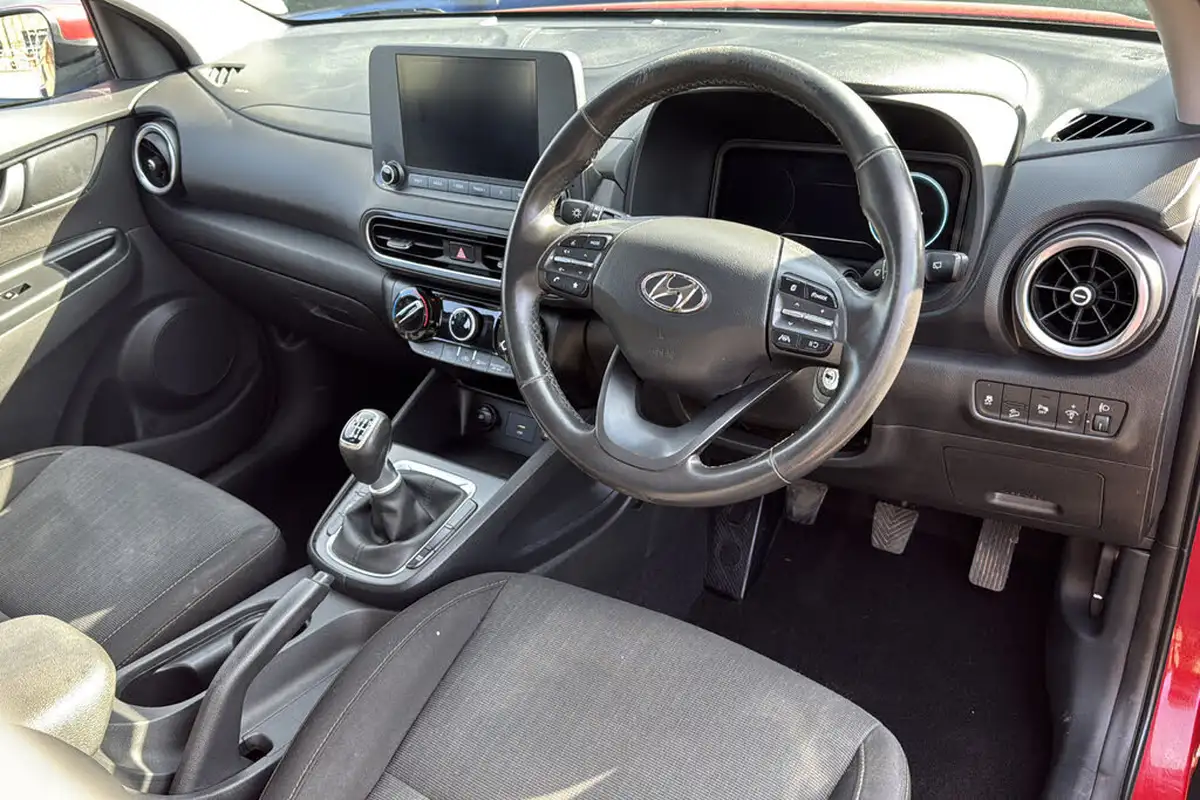 2022-hyundai-kona-10-t-gdi-se-connect-big-8