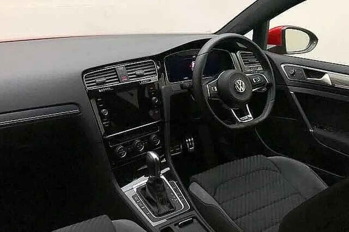 2018-volkswagen-golf-15-tsi-r-line-ss-5d-dsg-big-1