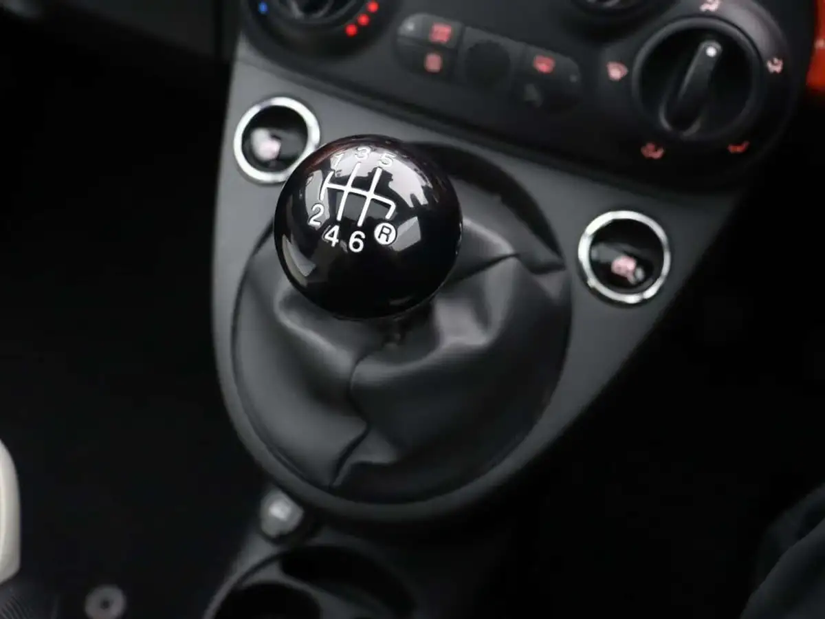 2022-fiat-500-10-dolcevita-big-27
