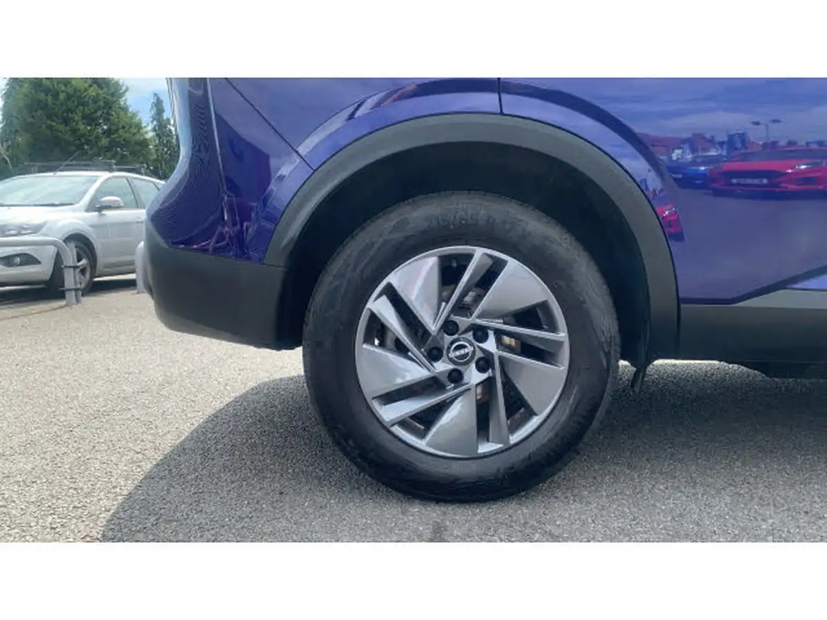 2023-nissan-qashqai-13-dig-t-acenta-premium-140ps-big-6