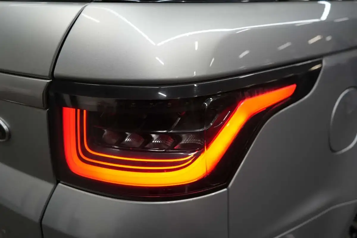 2018-land-rover-range-rover-sport-30-sd-v6-hse-sd-v6-big-10