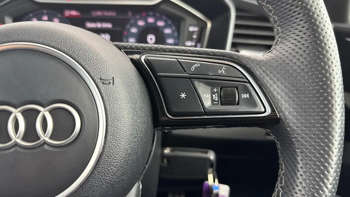 2022-audi-a1-10-25-tfsi-black-edition-big-21