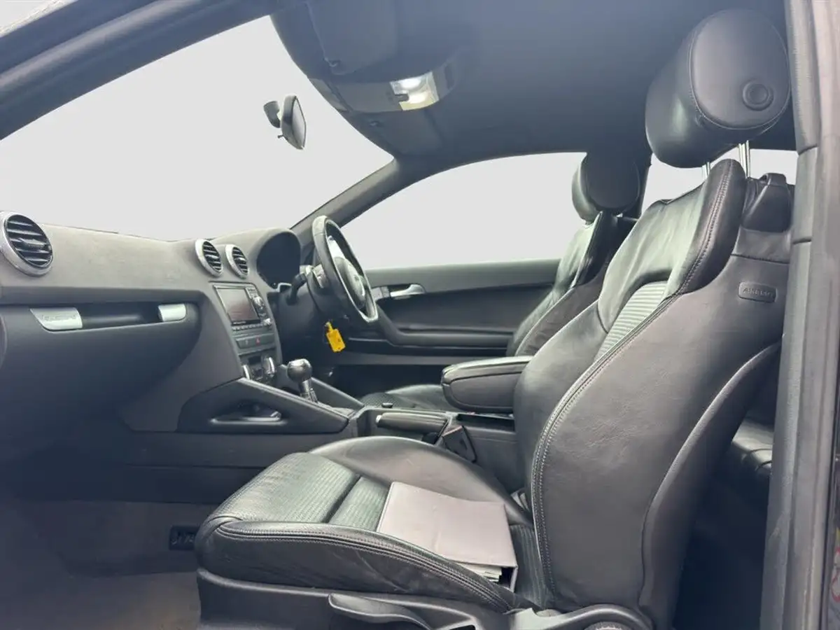 2011-audi-s3-20-black-edition-hatchback-3d-s-tronic-big-13