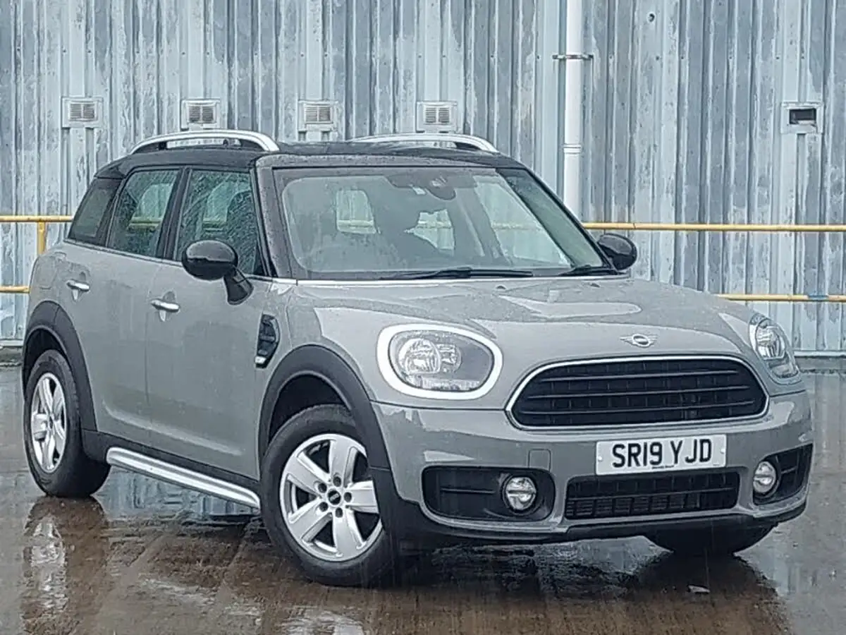 2019-mini-countryman-15-cooper-classic-big-0