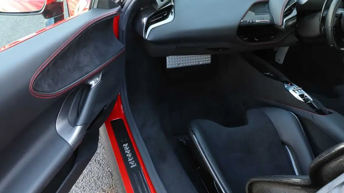 2021-ferrari-sf90-stradale-big-21