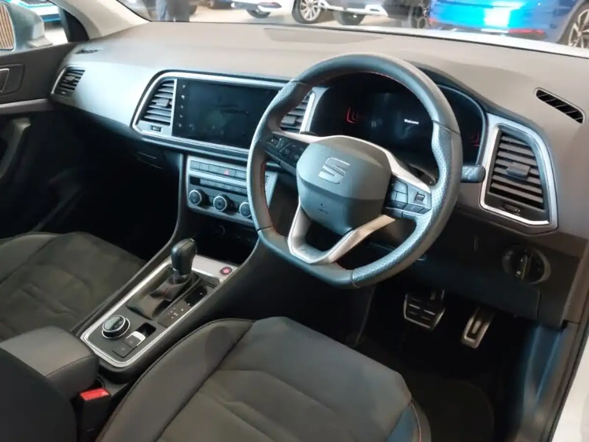 2024-seat-ateca-15-ecotsi-fr-dsg-big-11