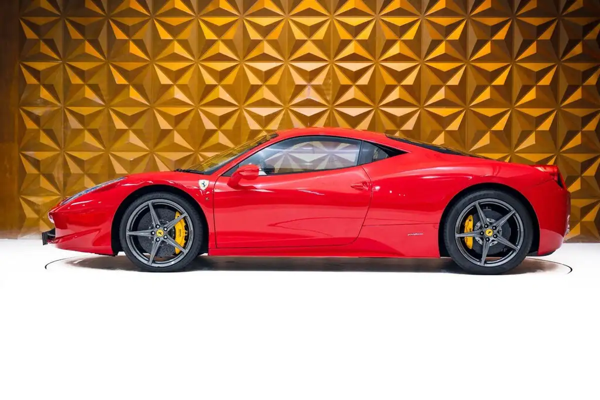 2012-ferrari-458-45-italia-big-4