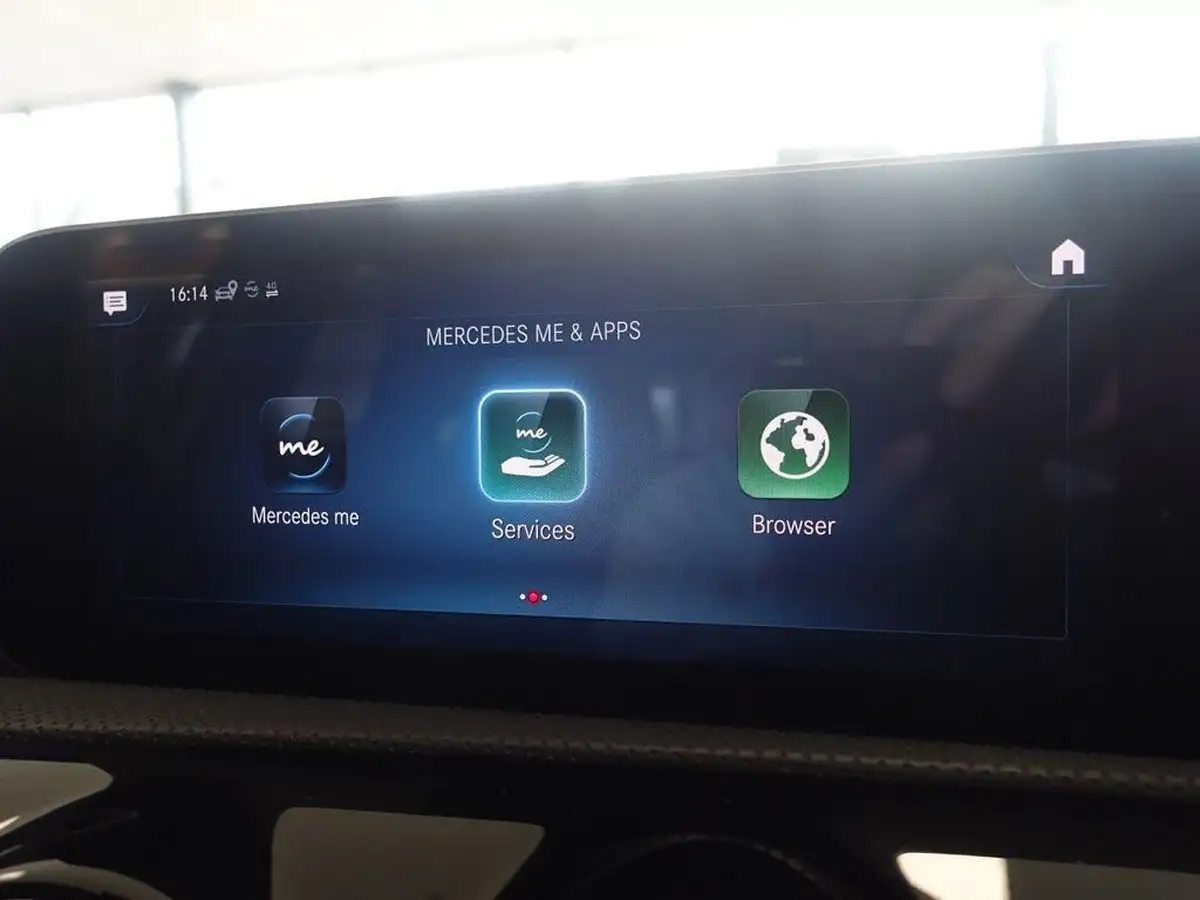 2019-mercedes-benz-a-class-20-a220-amg-line-premium-hatchback-5d-big-40