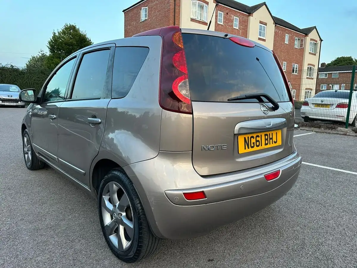 2011-nissan-note-16-n-tec-auto-big-5