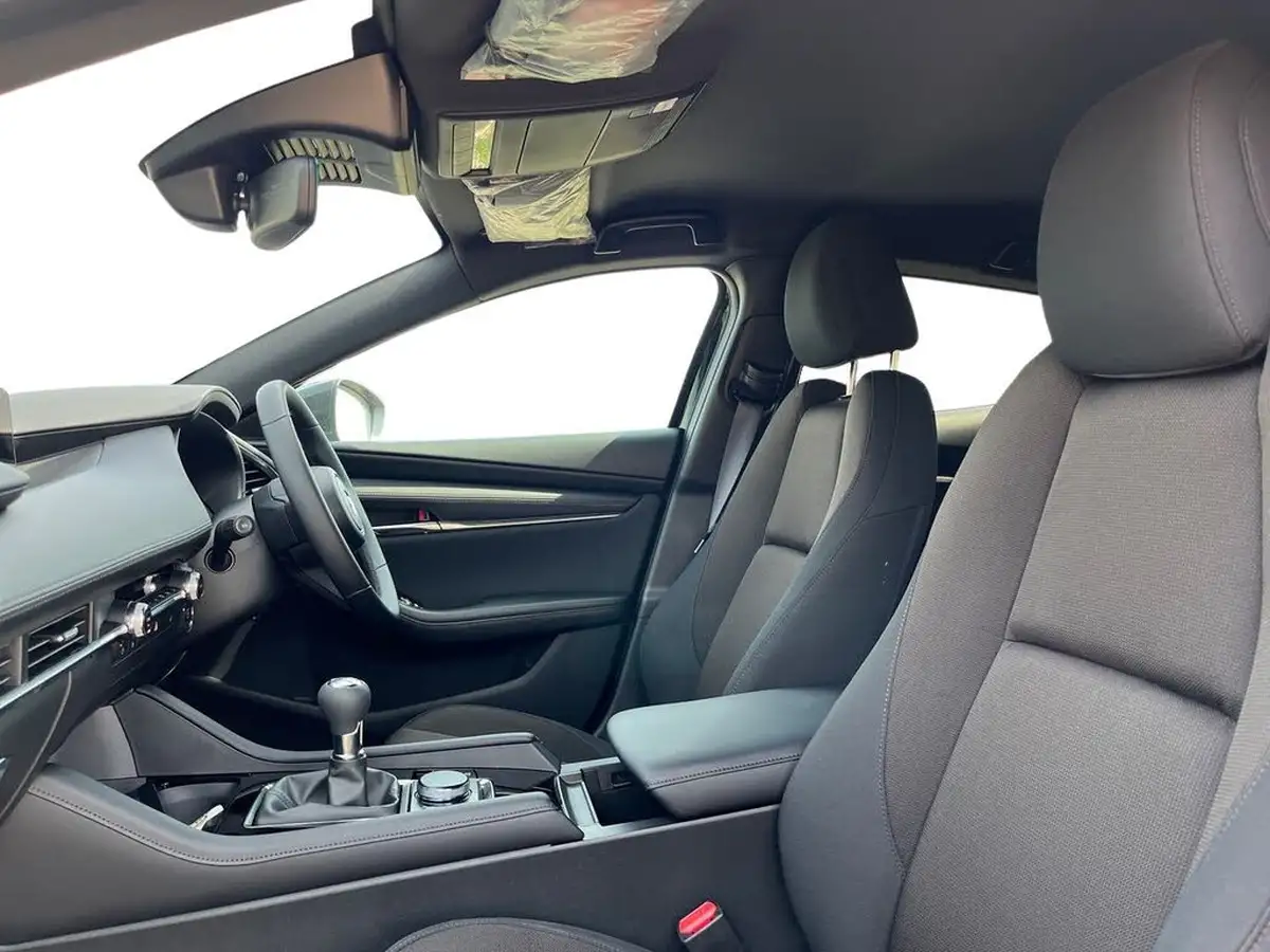 2025-mazda-mazda3-25-e-skyactiv-g-exclusive-line-big-9