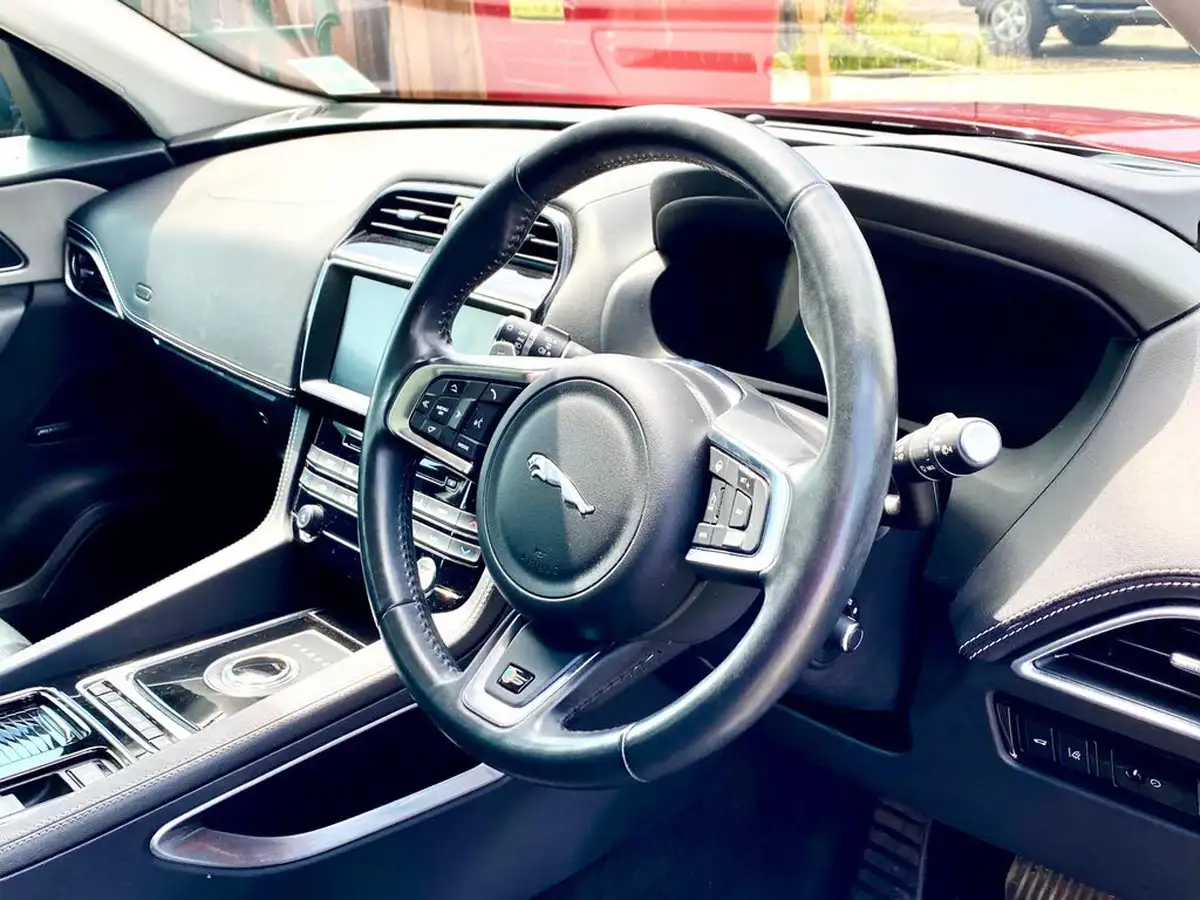 2017-jaguar-f-pace-30td-s-ss-big-16