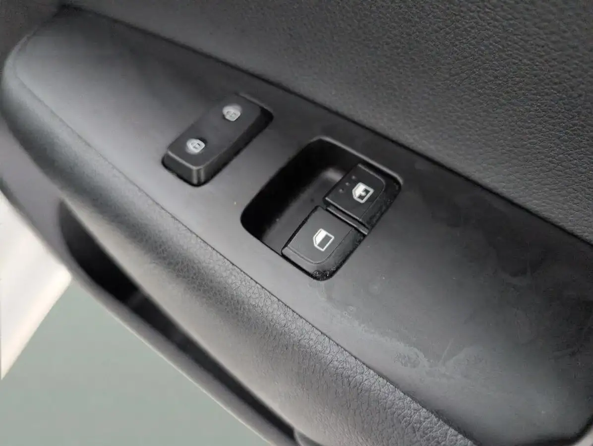 2022-kia-picanto-10-1-big-16