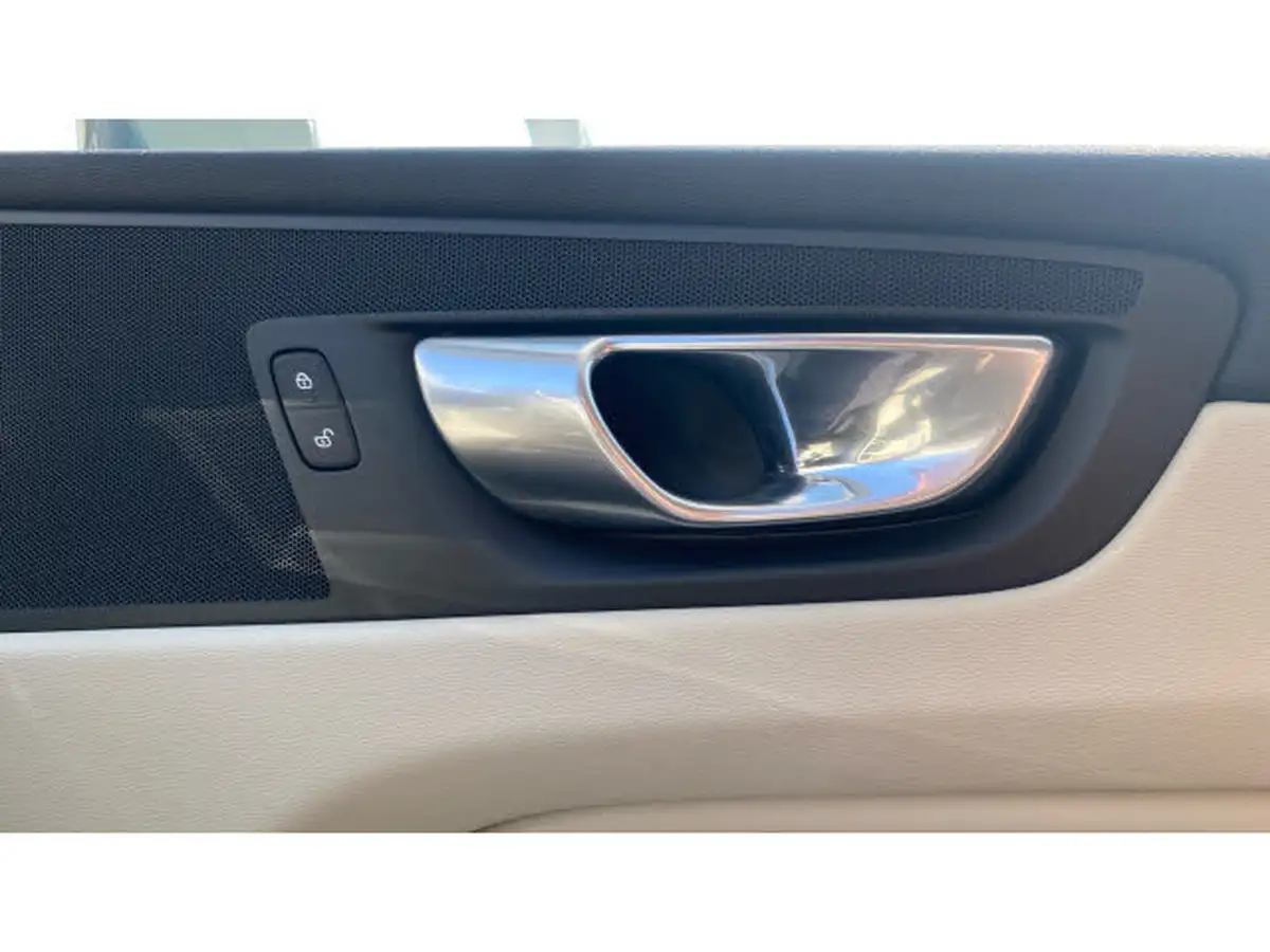 2023-volvo-xc60-20-b5-core-big-14