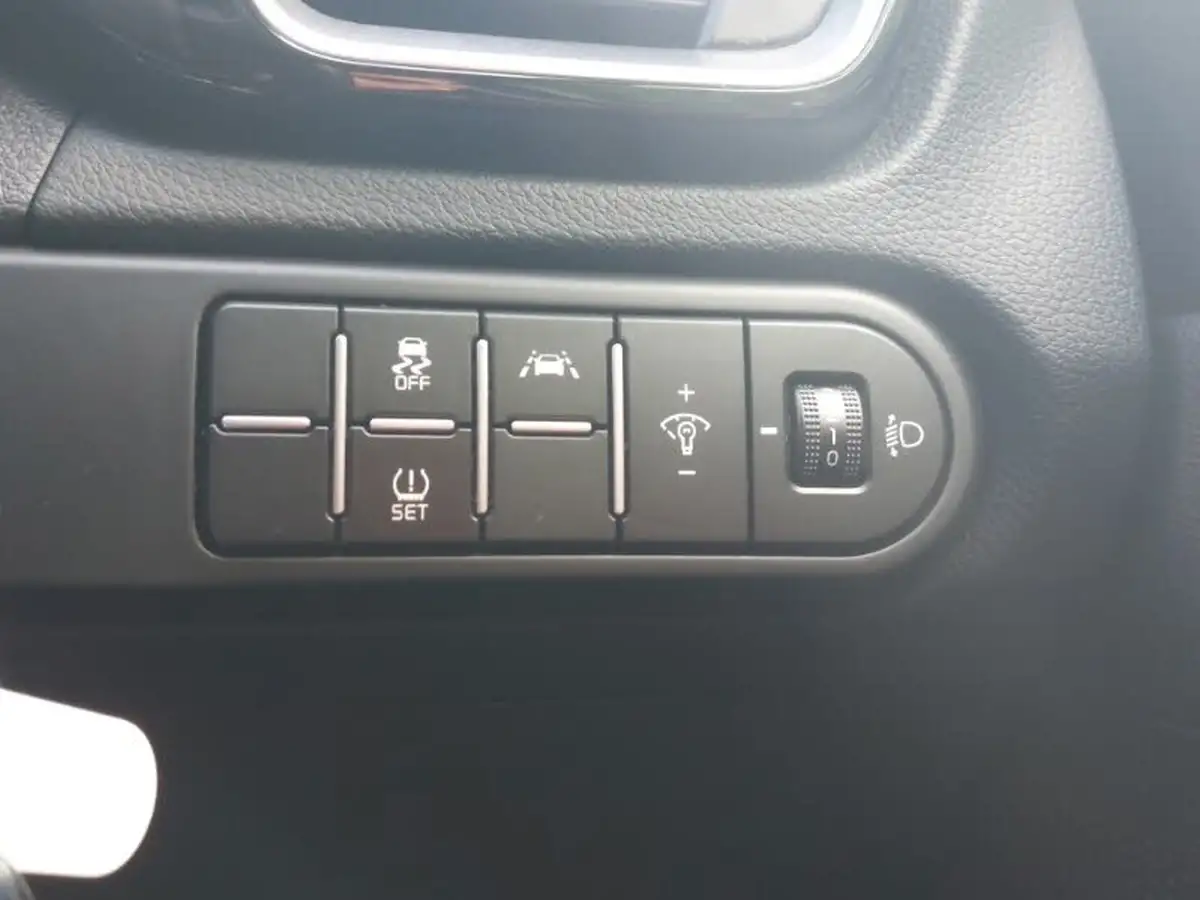 2022-kia-xceed-10-t-gdi-connect-big-17