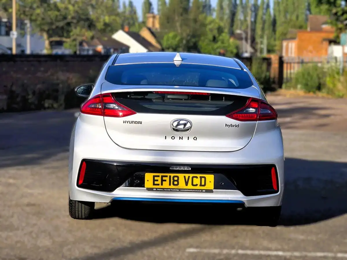 2018-hyundai-ioniq-16-gdi-premium-se-hybrid-big-12
