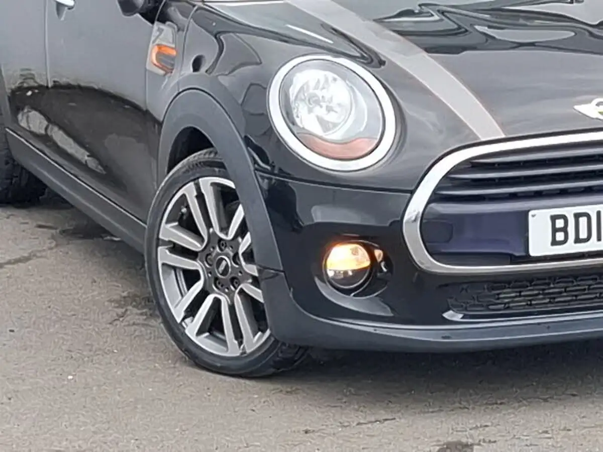 2017-mini-cooper-15-cooper-seven-5d-big-8