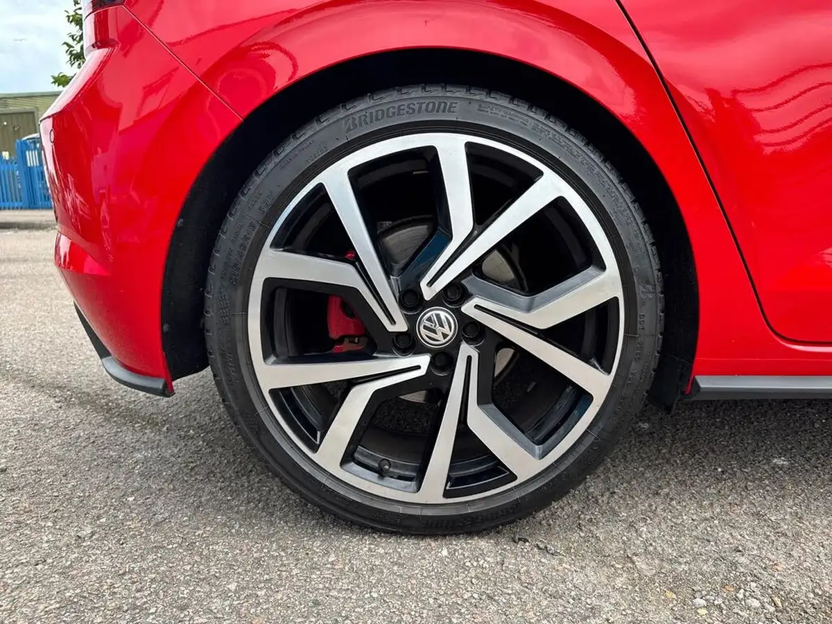 2019-volkswagen-polo-20-tsi-gti-big-8