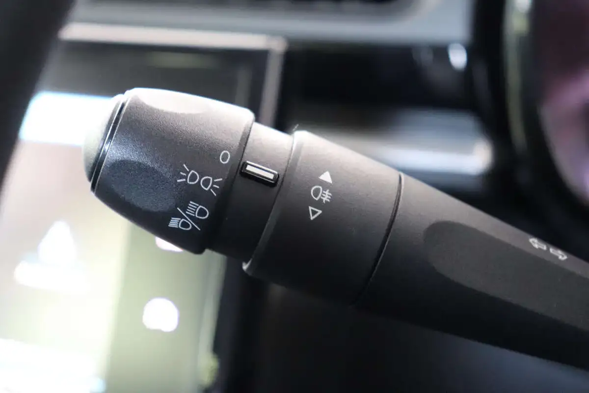 2018-citroen-c3-12-puretech-feel-82ps-big-65