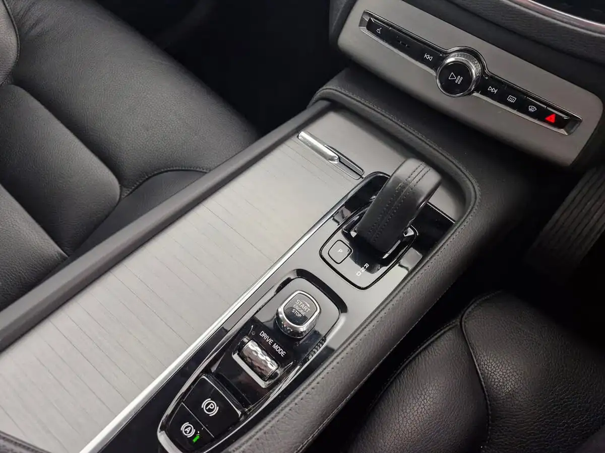 2020-volvo-xc90-20td-b5-momentum-big-28