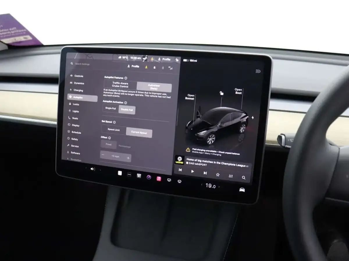2022-tesla-model-y-e-rwd-big-31