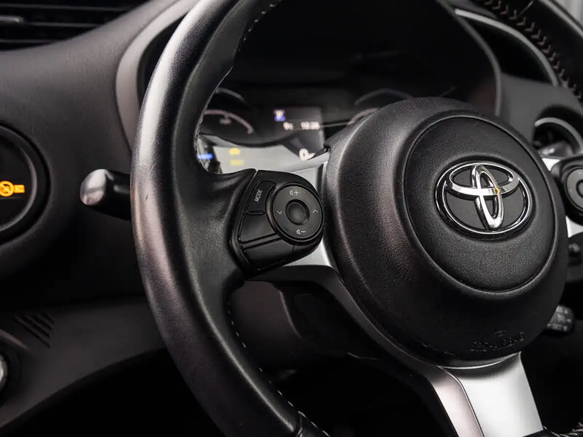 2019-toyota-yaris-15-vvt-i-gr-sport-big-14