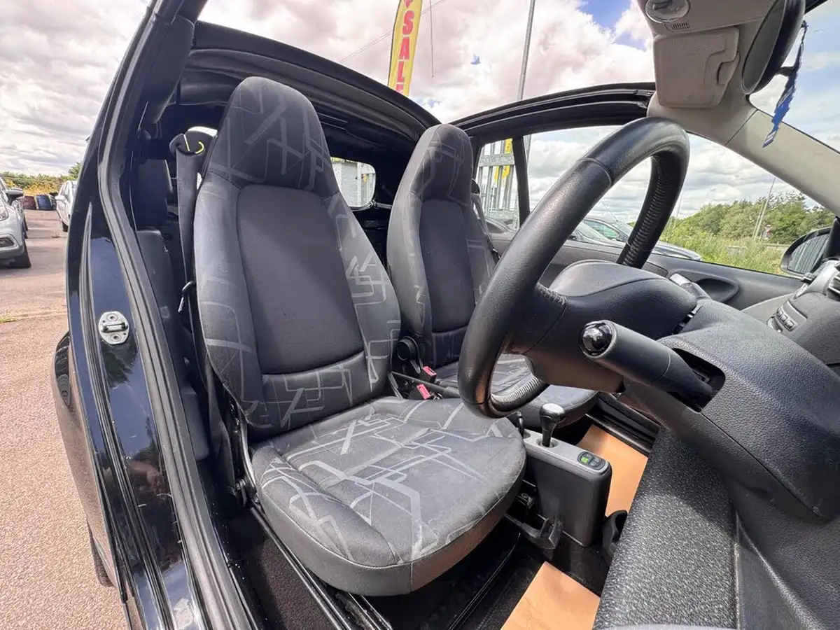 2010-smart-fortwo-10-passion-71bhp-cabriolet-big-17