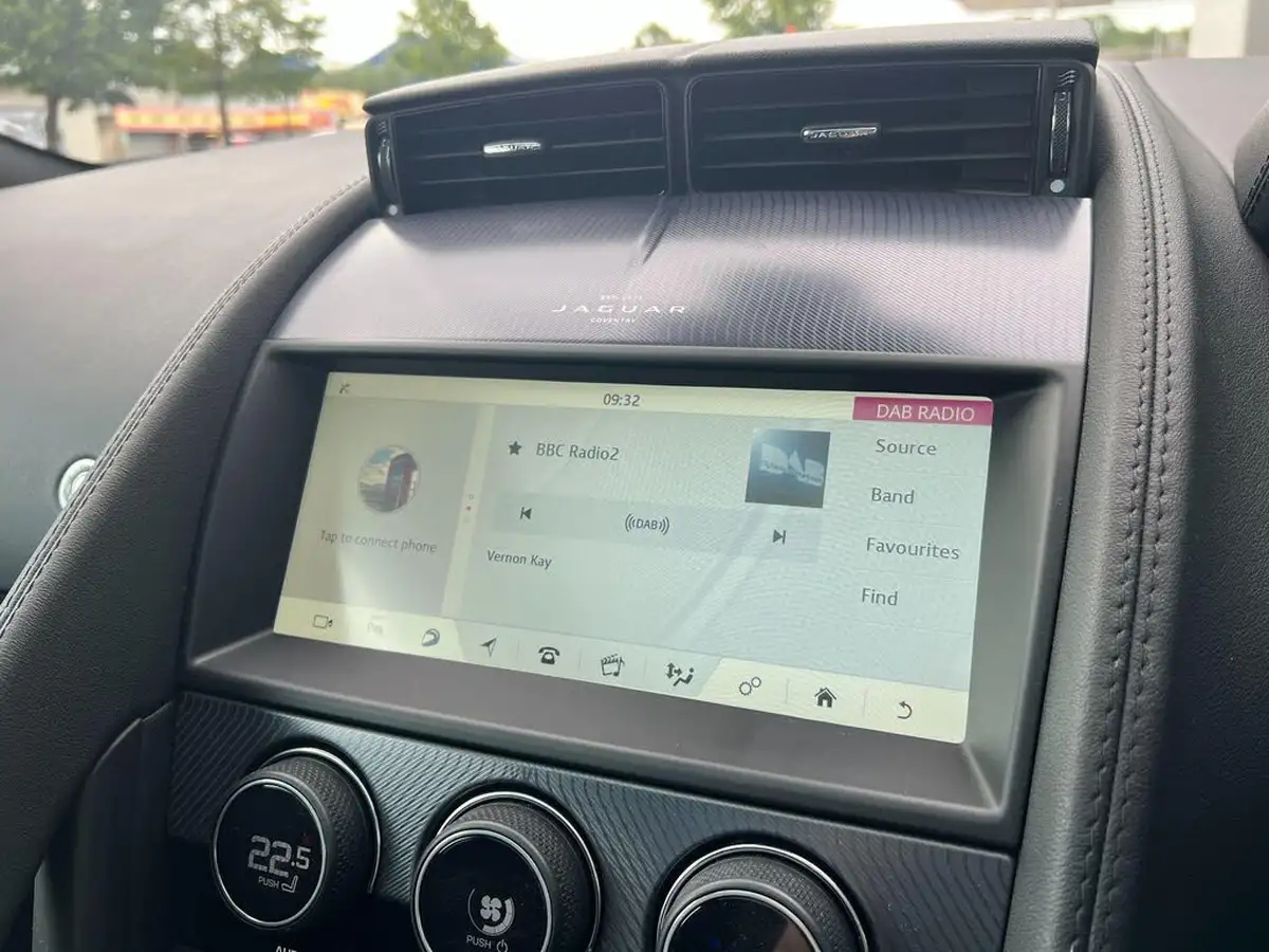 2021-jaguar-f-type-50-v8-sc-reims-edition-big-27