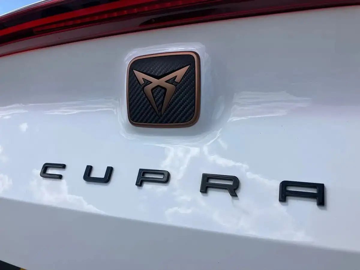 2024-cupra-formentor-14-e-hybrid-v2-big-30