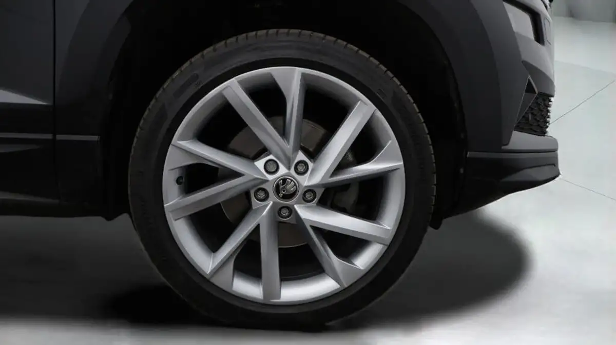 2023-skoda-karoq-15-tsi-sportline-big-18