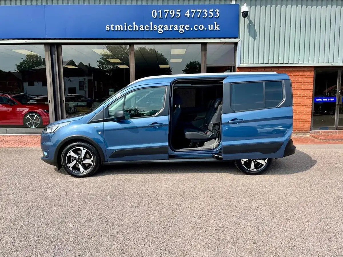 2022-ford-grand-tourneo-connect-15-active-120ps-ecoblue-1499cc-powershift-big-13