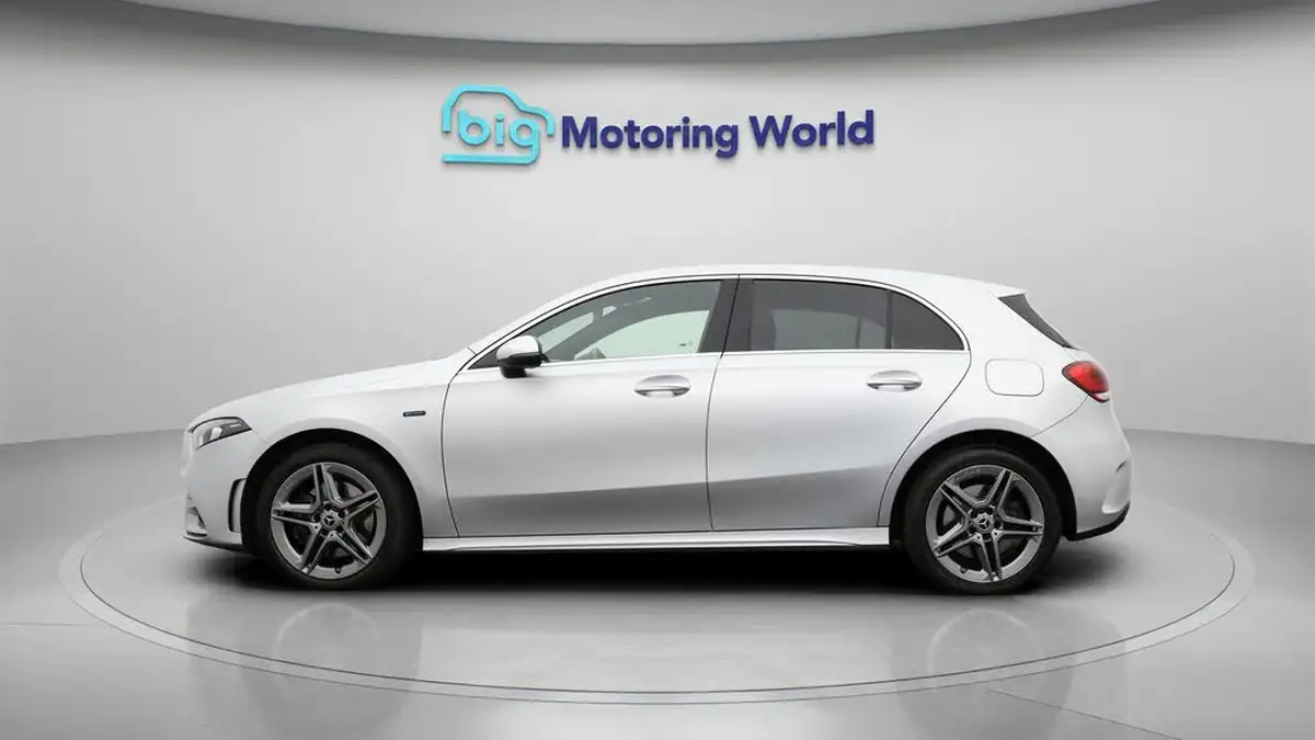 2021-mercedes-benz-a-class-13-a250e-amg-line-hatchback-5d-big-4