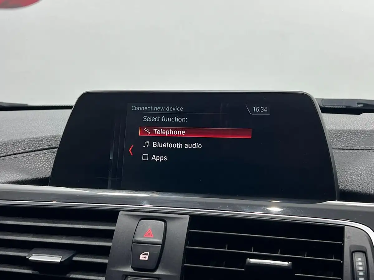2017-bmw-3-series-20-330e-sport-big-40