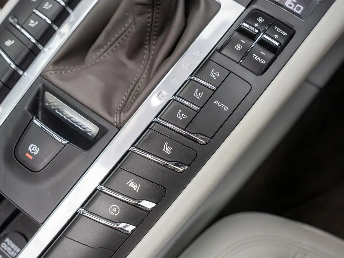2021-porsche-macan-20-245ps-big-23