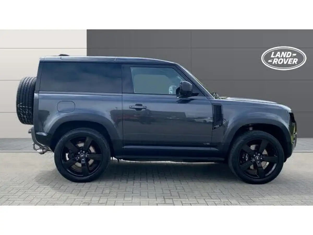 2022-land-rover-90-defender-50-p525-v8-big-4