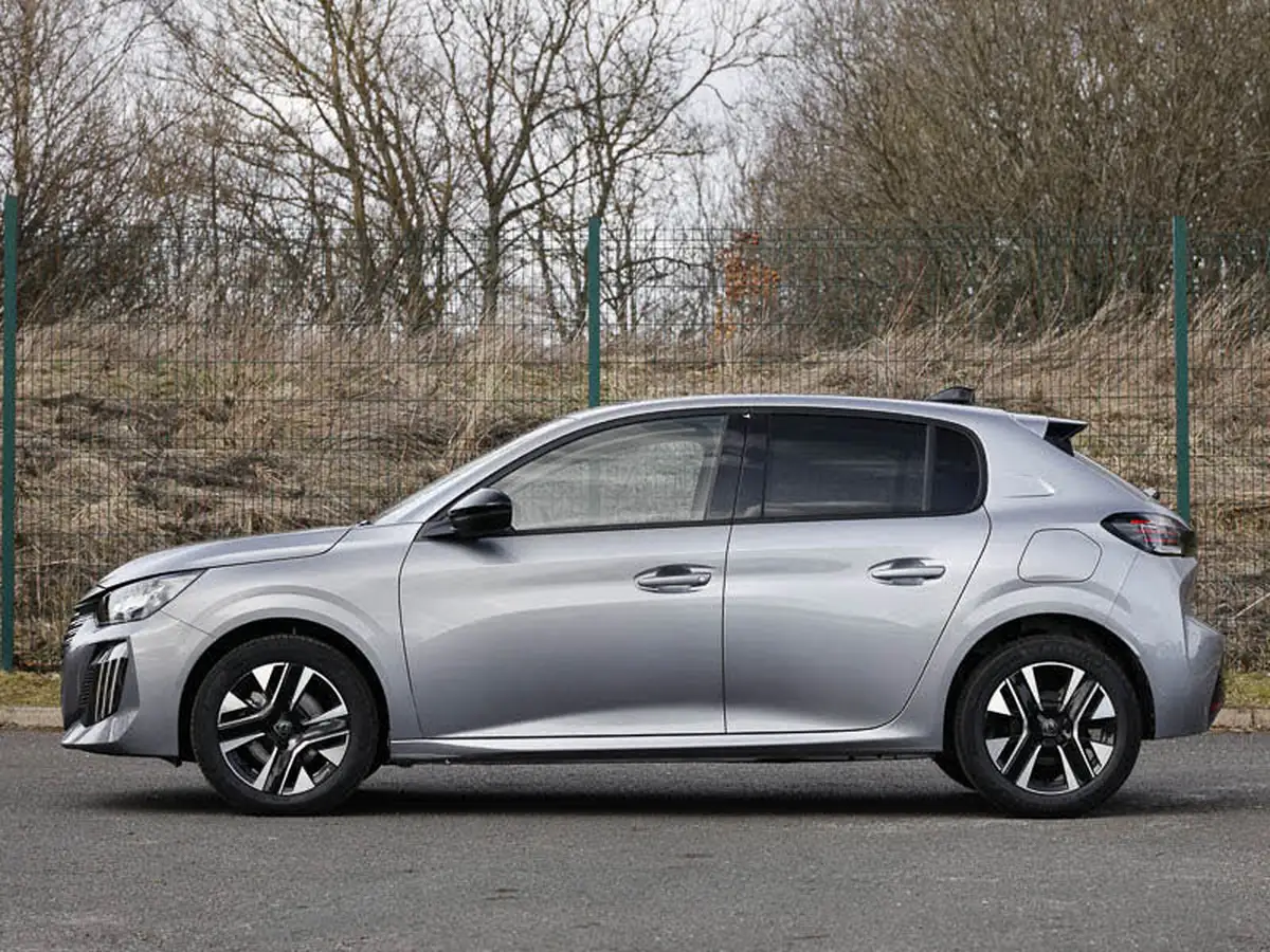 2024-peugeot-208-12-puretech-allure-big-3