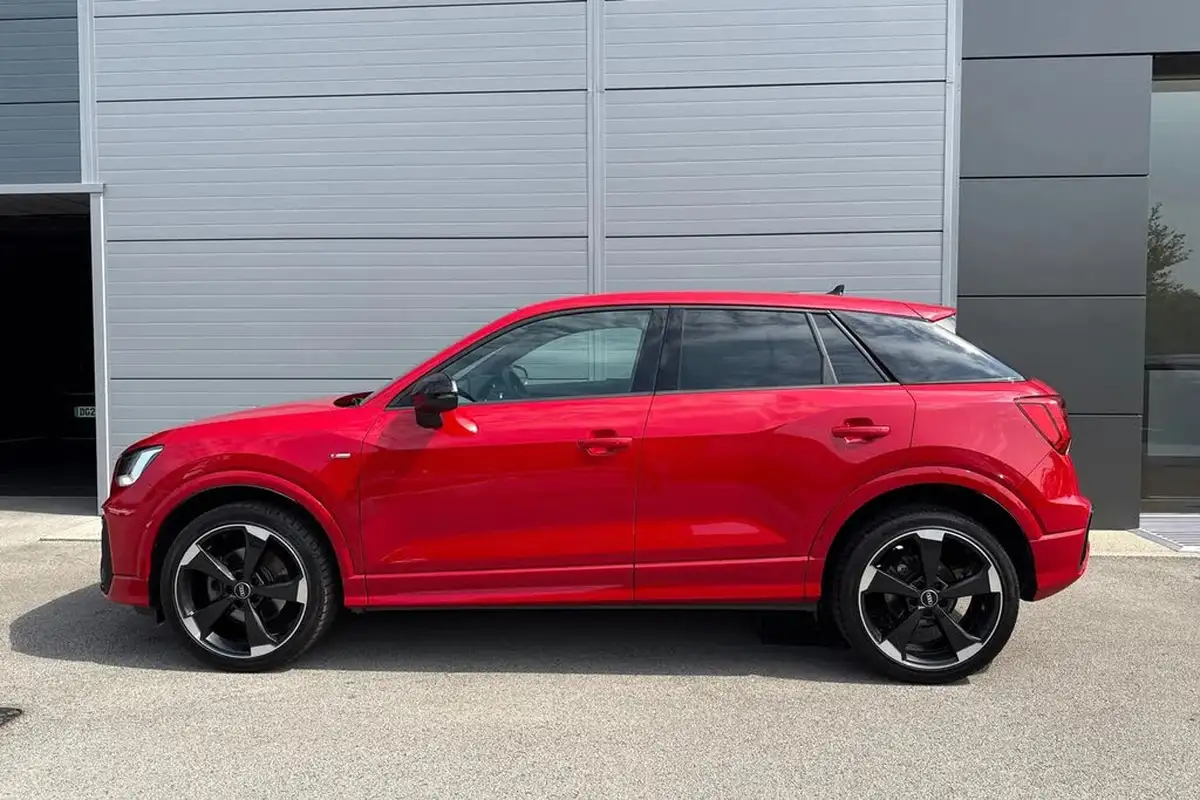 2023-audi-q2-10-30-tfsi-black-edition-big-34