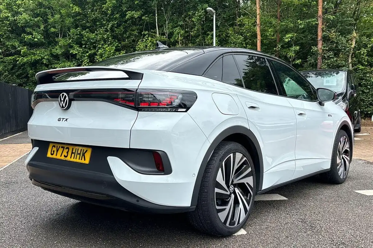 2023-volkswagen-id5-e-gtx-style-299ps-awd-big-5
