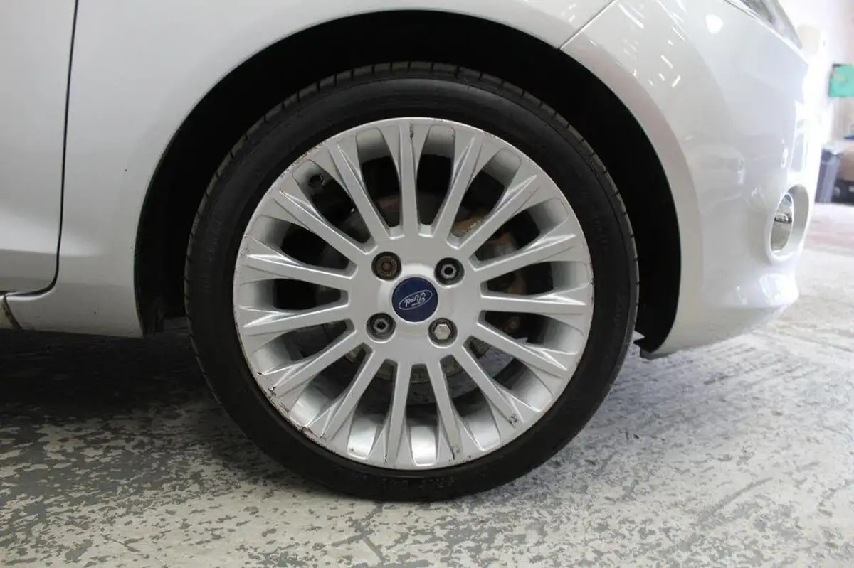 2011-ford-fiesta-16td-titanium-dpf-5d-big-51