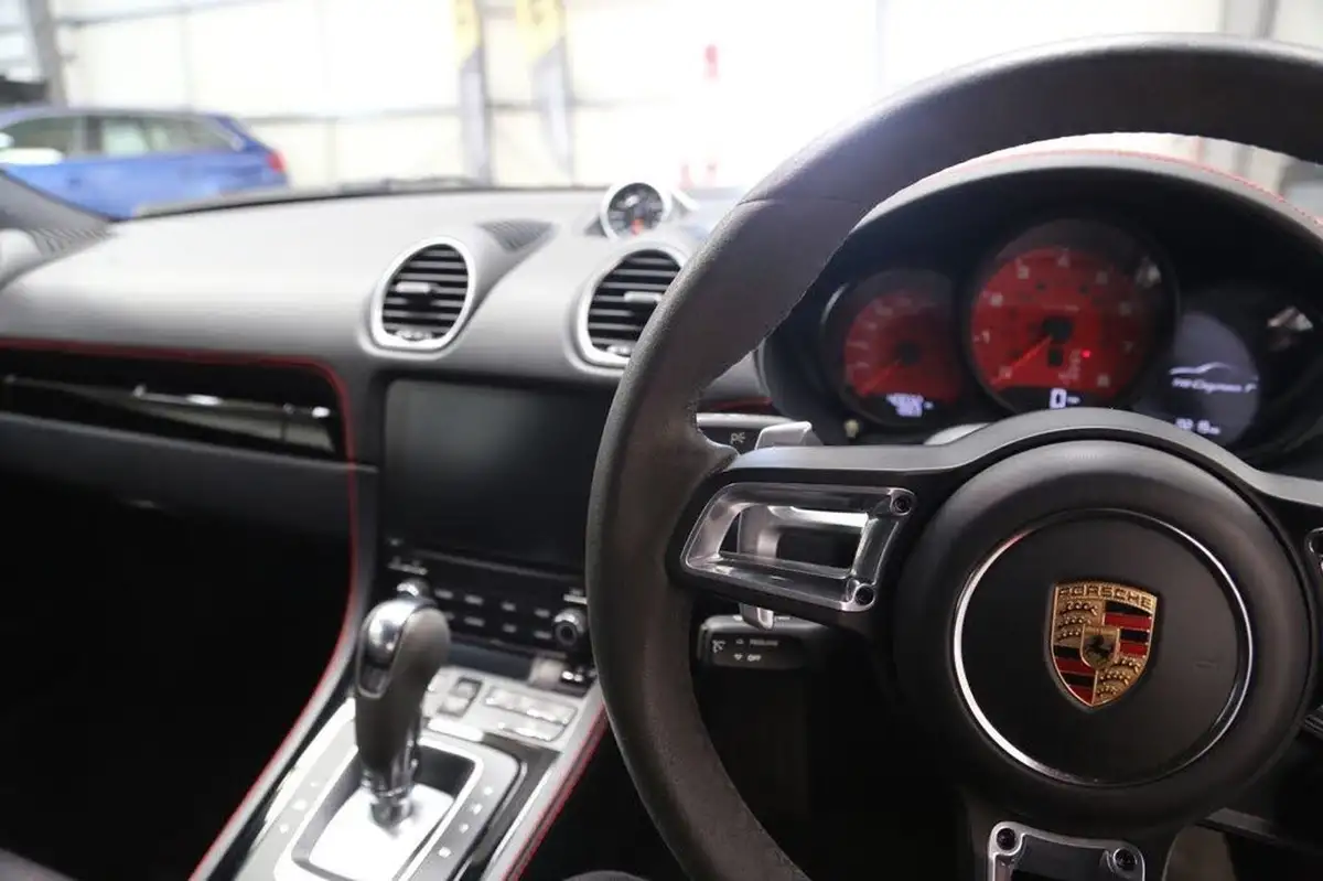 2019-porsche-cayman-718-20-cayman-t-pdk-big-35