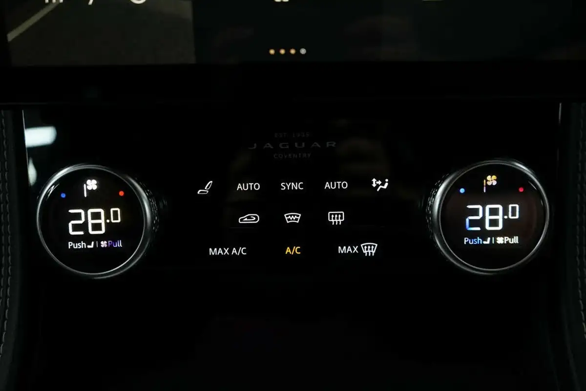2021-jaguar-f-pace-30-d300-r-dynamic-se-mhev-big-26