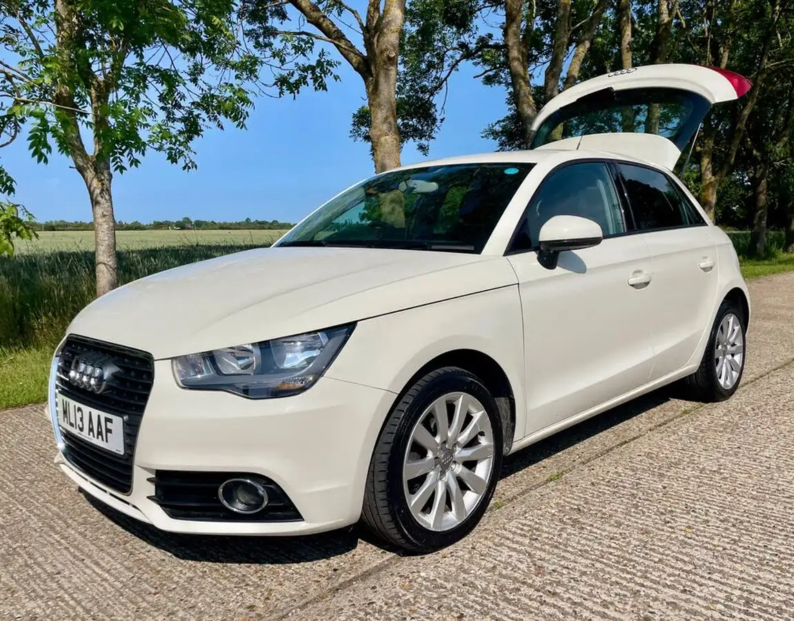 2013-audi-a1-12-sportback-5d-big-2