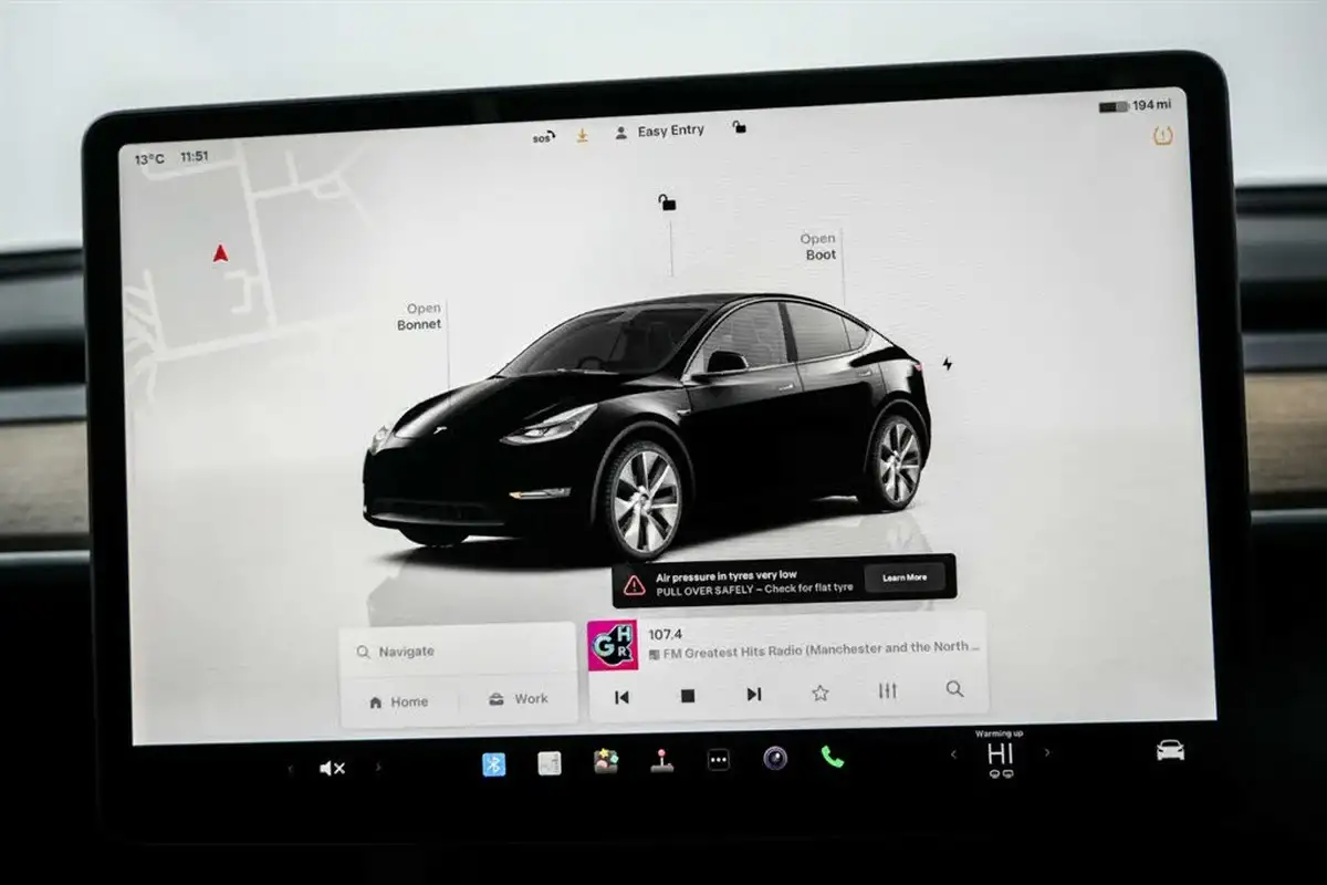2022-tesla-model-y-e-long-range-big-22