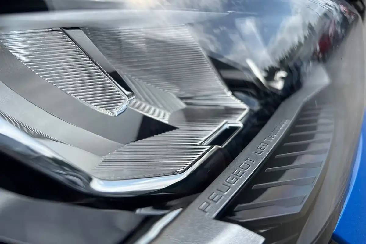 2023-peugeot-308-12-puretech-allure-premium-130ps-big-35
