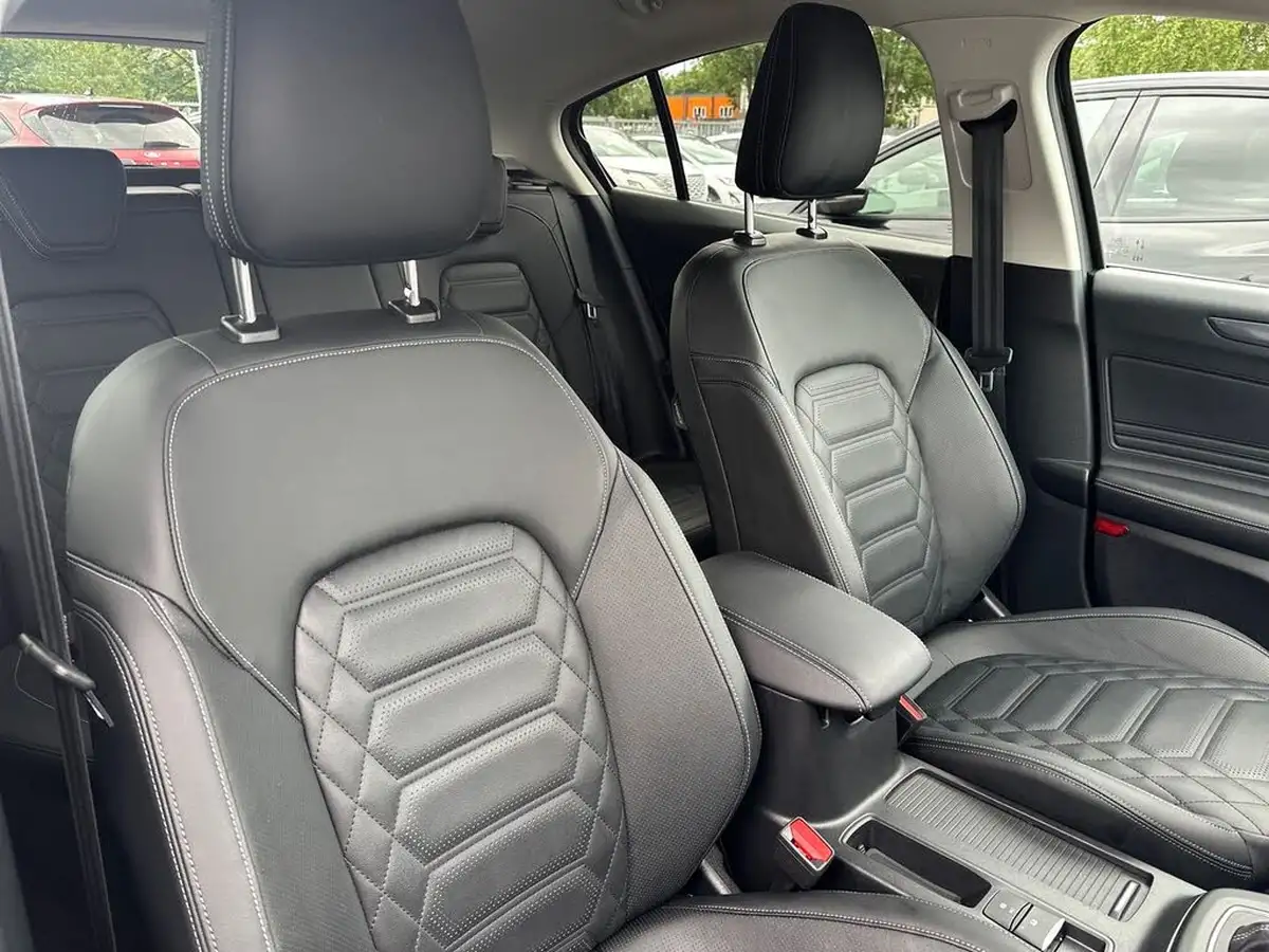 2022-ford-focus-10t-active-vignale-125ps-hybrid-mhev-hatchback-powershift-big-11