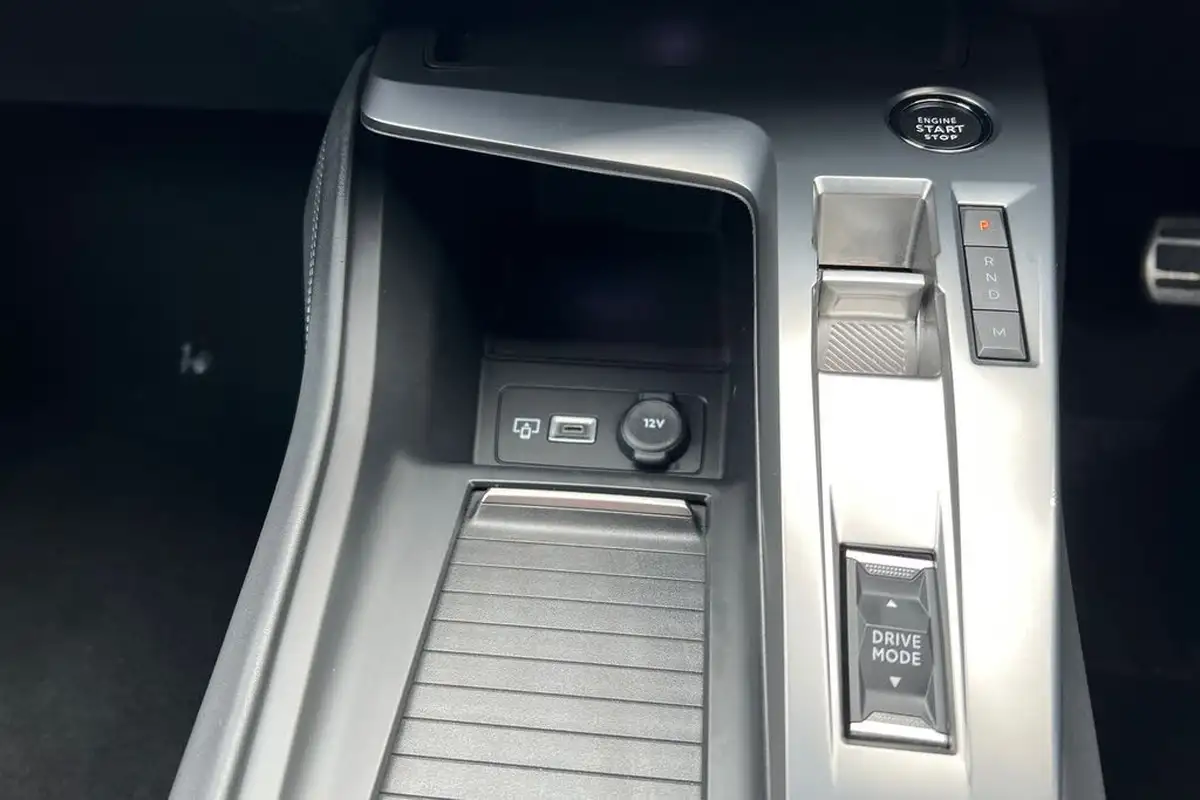 2023-peugeot-308-12-puretech-allure-premium-130ps-big-11