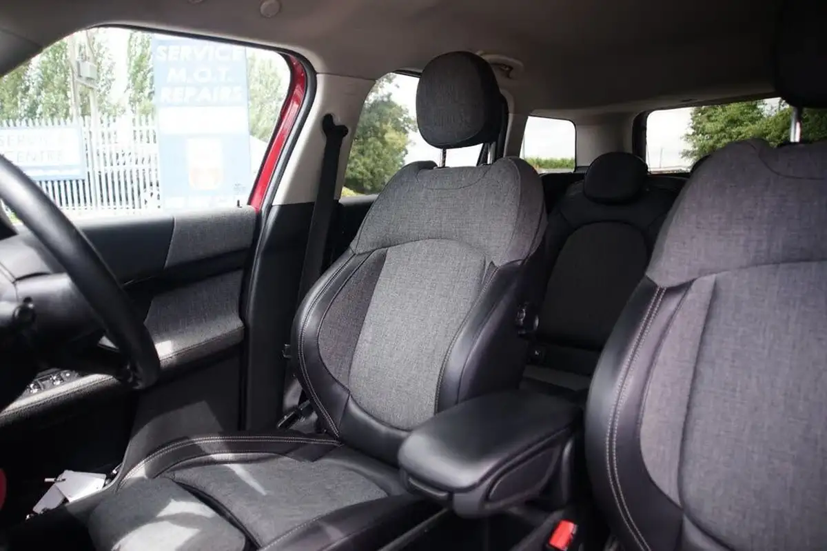 2017-mini-countryman-20td-cooper-d-ss-auto-big-1