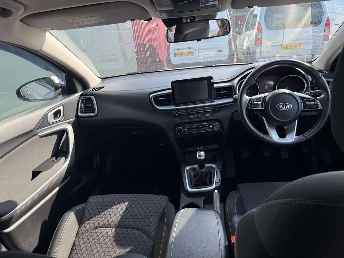 2019-kia-ceed-10-t-gdi-2-eco-hatchback-big-17